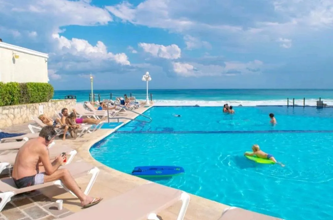 Cancun Plaza Condo Ocean Front 0*,  Мексика