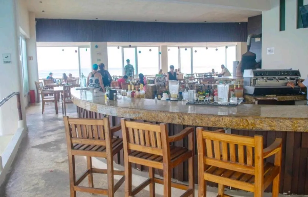 Cancun Plaza Condo Ocean Front 0*,