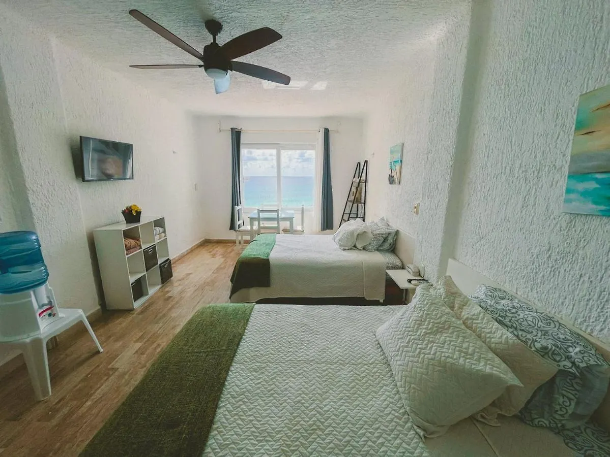Cancun Plaza Condo Ocean Front Мексика
