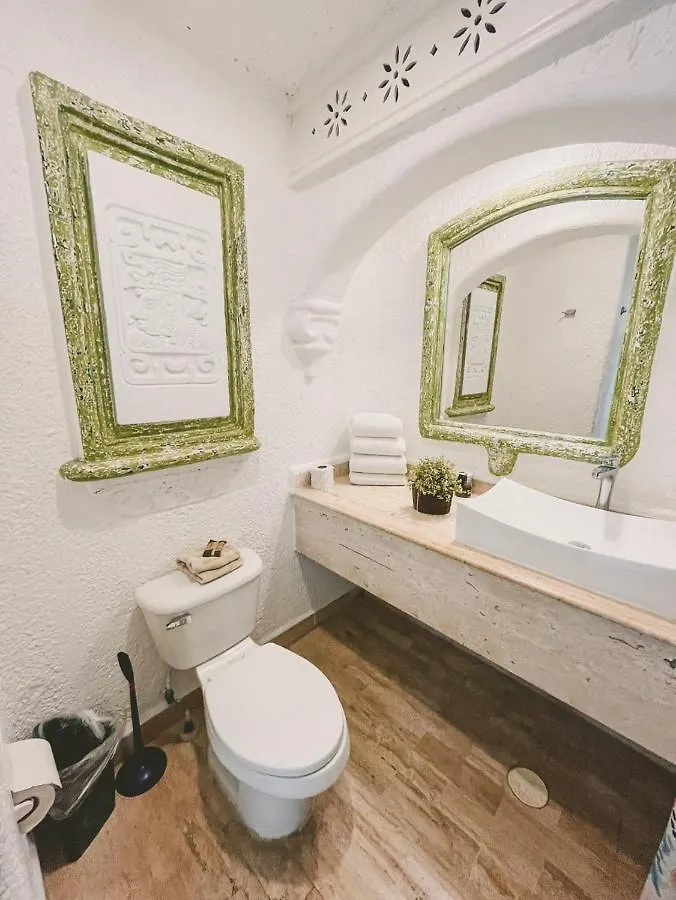 Cancun Plaza Condo Ocean Front Апартаменты